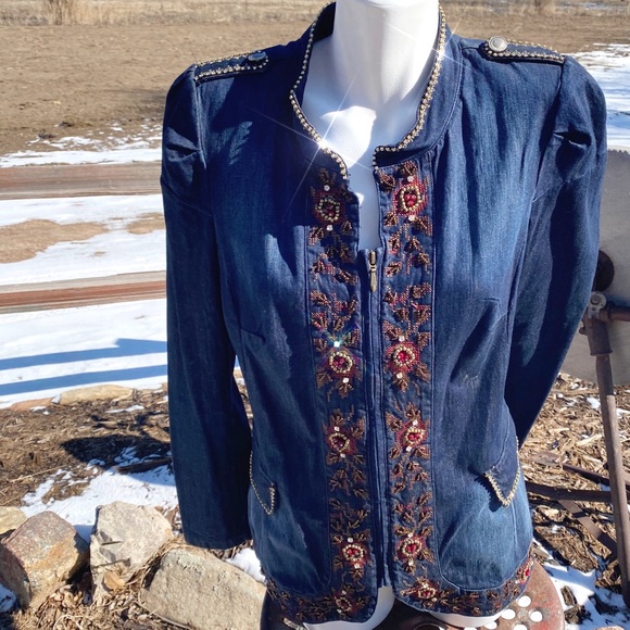Beautiful Denim Jacket w/ Beautiful embroidery - Picture 10 of 14